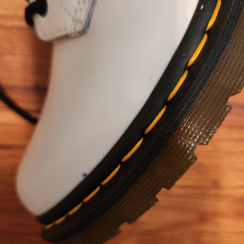 Dr Doc Martens 1460 Women's White Smooth Leather Lace Up Boots US8 EU39 - Picture 4 of 9